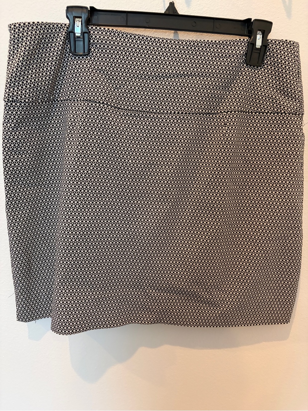 Classic Black & White Patterned Pencil Skort
